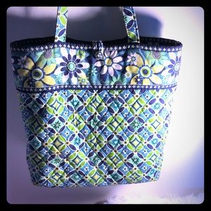 Vera Bradley green daisy tote